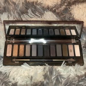 Urban Decay Smoky Palette